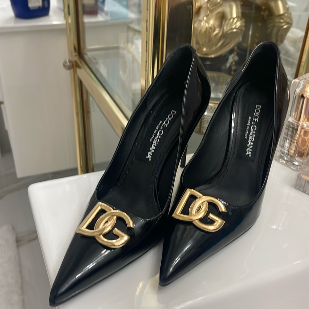 Dolce & Gabbana  black heels size 8